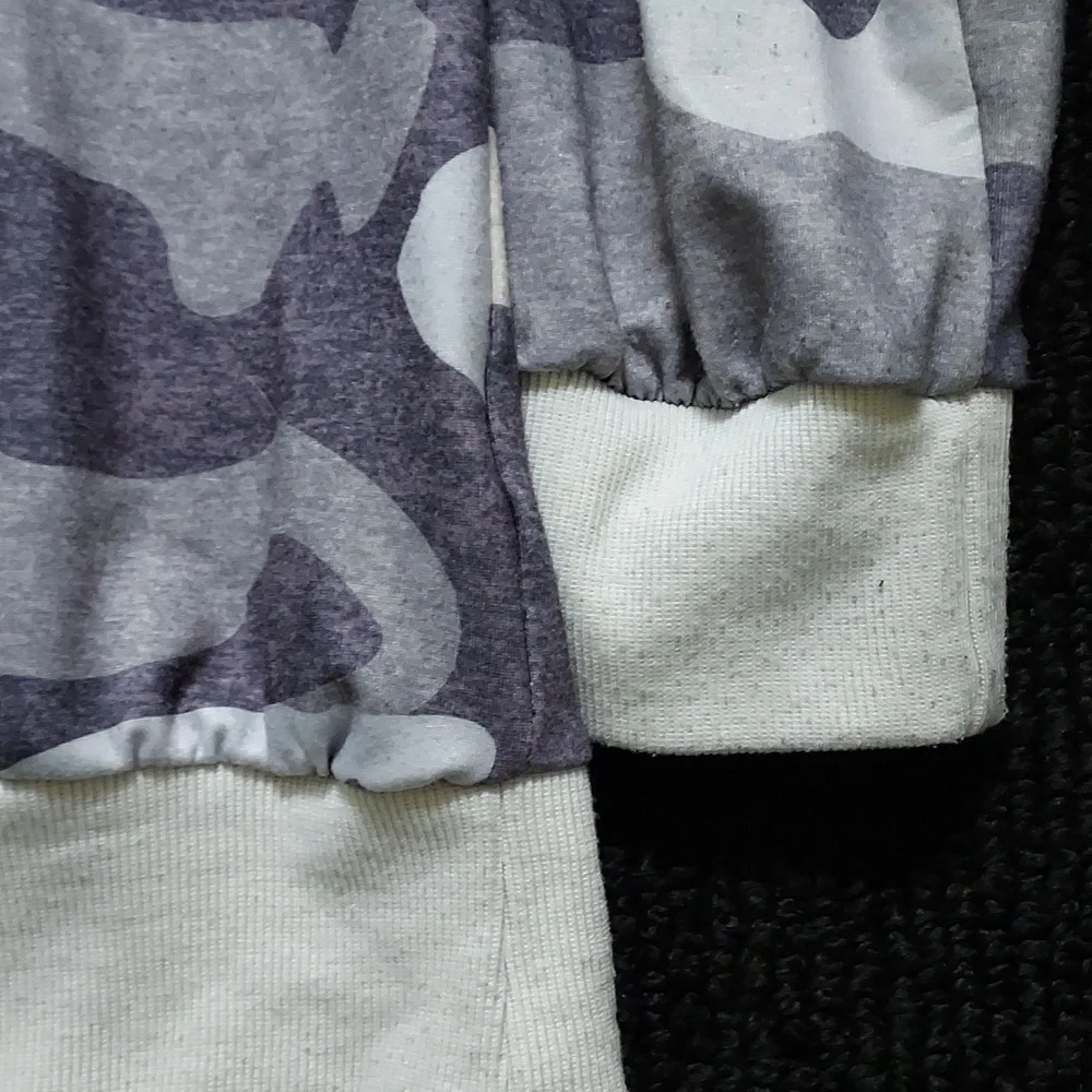 Gray & Cream Camo sweatshirt - Picture 3 of 6